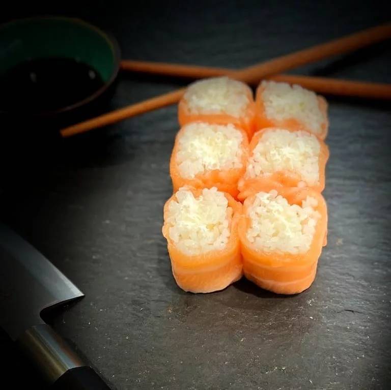 Salmon roll cheese