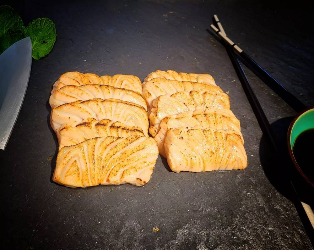 Sashimi saumon braisé