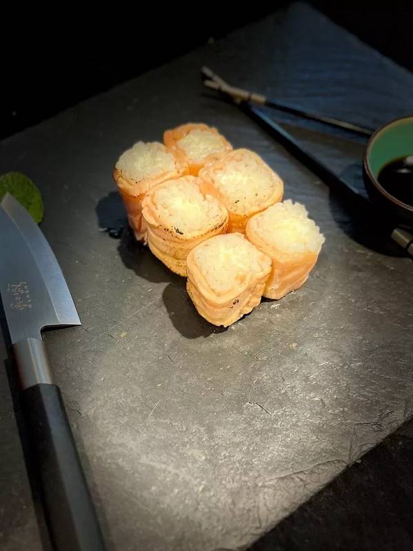 Salmon roll saumon braisé